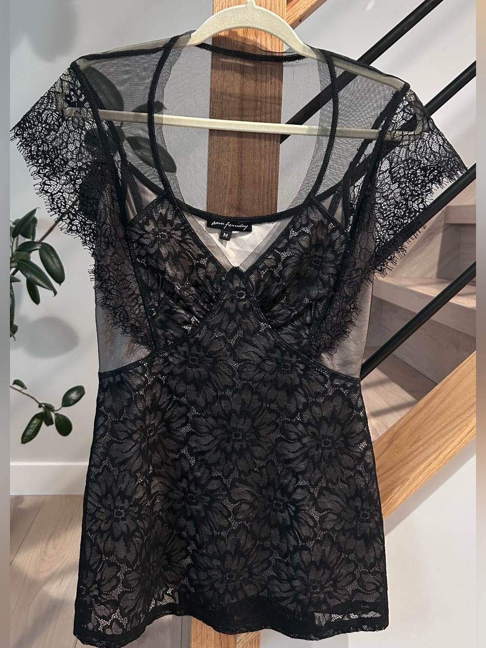 Vintage Y2K 90s Ann Ferriday Black Floral Lace V-Neck Blouse in Medium